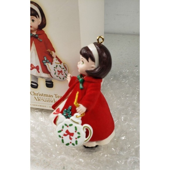2006 HALLMARK KEEPSAKE MADAME ALEXANDER CHRISTMAS TEA DOLL ORNAMENT SERIES NO 11 - Picture 12 of 16